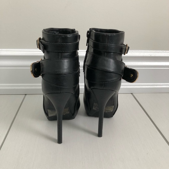 Black heels - Picture 3 of 3